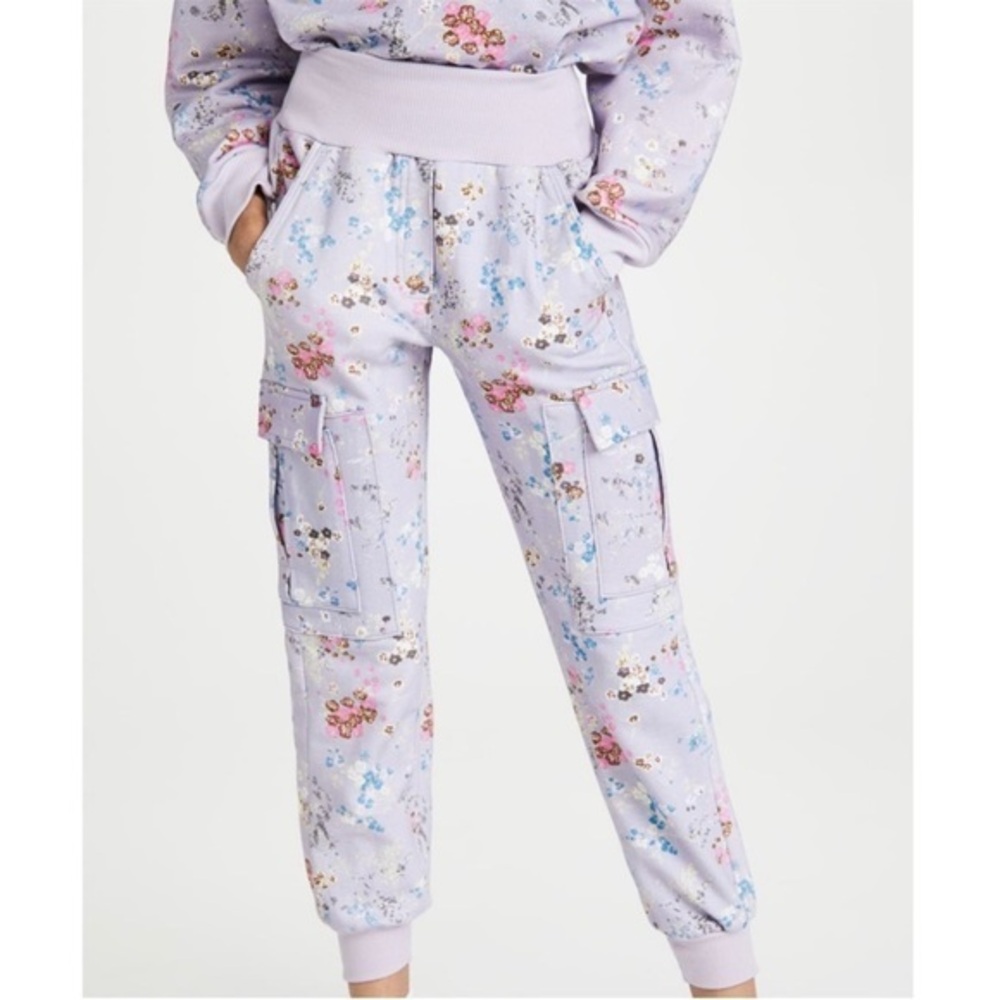 ▶️ Cinq A Sept ◀️ Sakura Giles Blair Lilac Smoke Floral Cargo Jogger Sweatpants